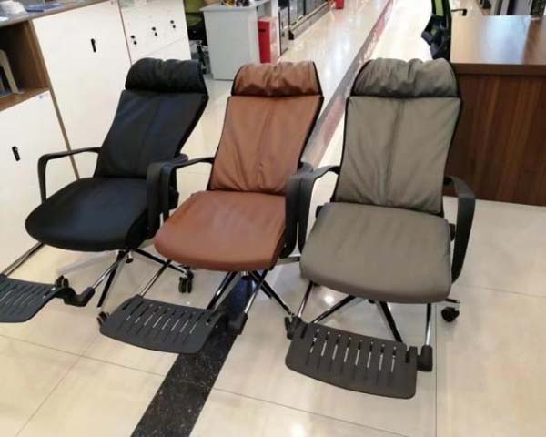 Reclining High-Back Office Chair with Pull-Out Footrest