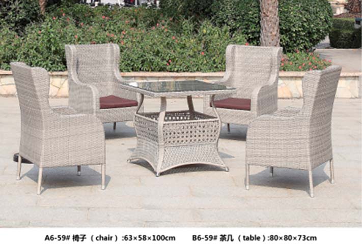 4-Person Light Gray Woven Rattan Outdoor Dining Set with Maroon Cushions