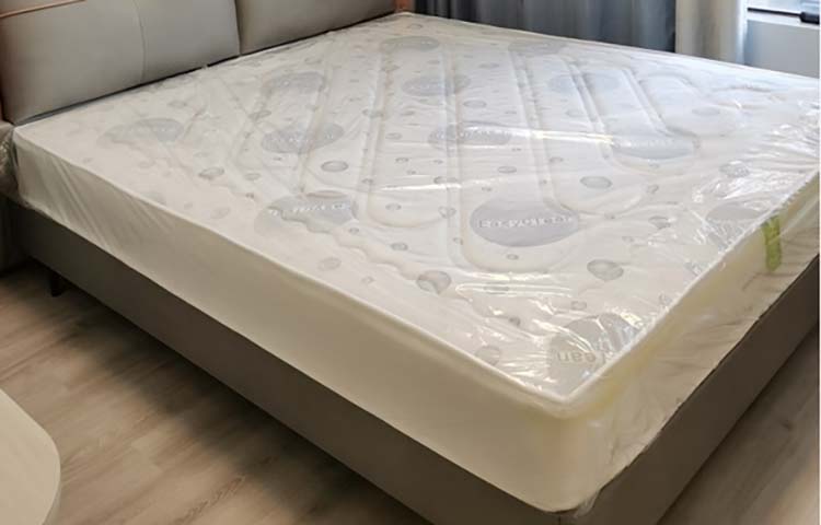 White Zoned Medium-Profile Hybrid Residential Mattress, New in Factory Plastic Wrap