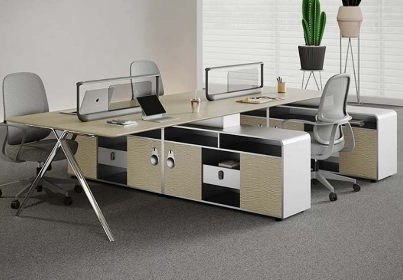 4-Person Face-to-Face Open Office Benching Workstation with Integrated Central Storage and Frosted Desktop Dividers