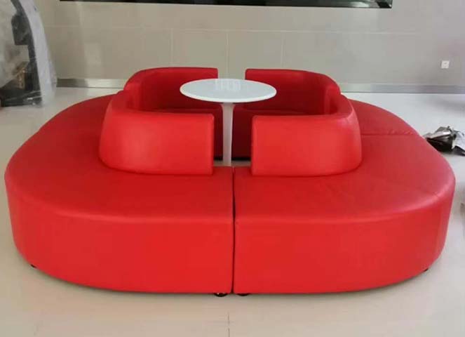 4-Seat Modular Circular Inward-Facing Lounge Set with Integrated Center Table