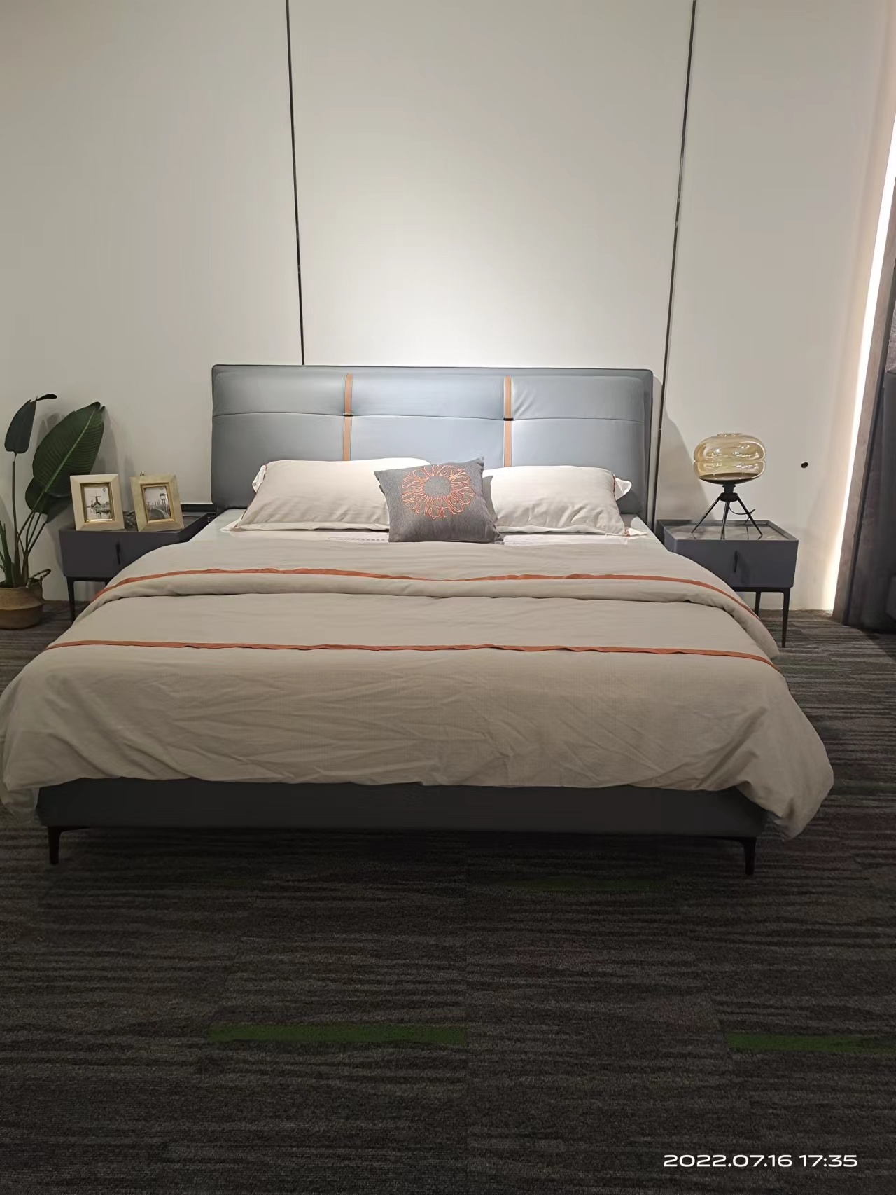 Grey Upholstered Queen Platform Bed BED-UPH-GRY-1800