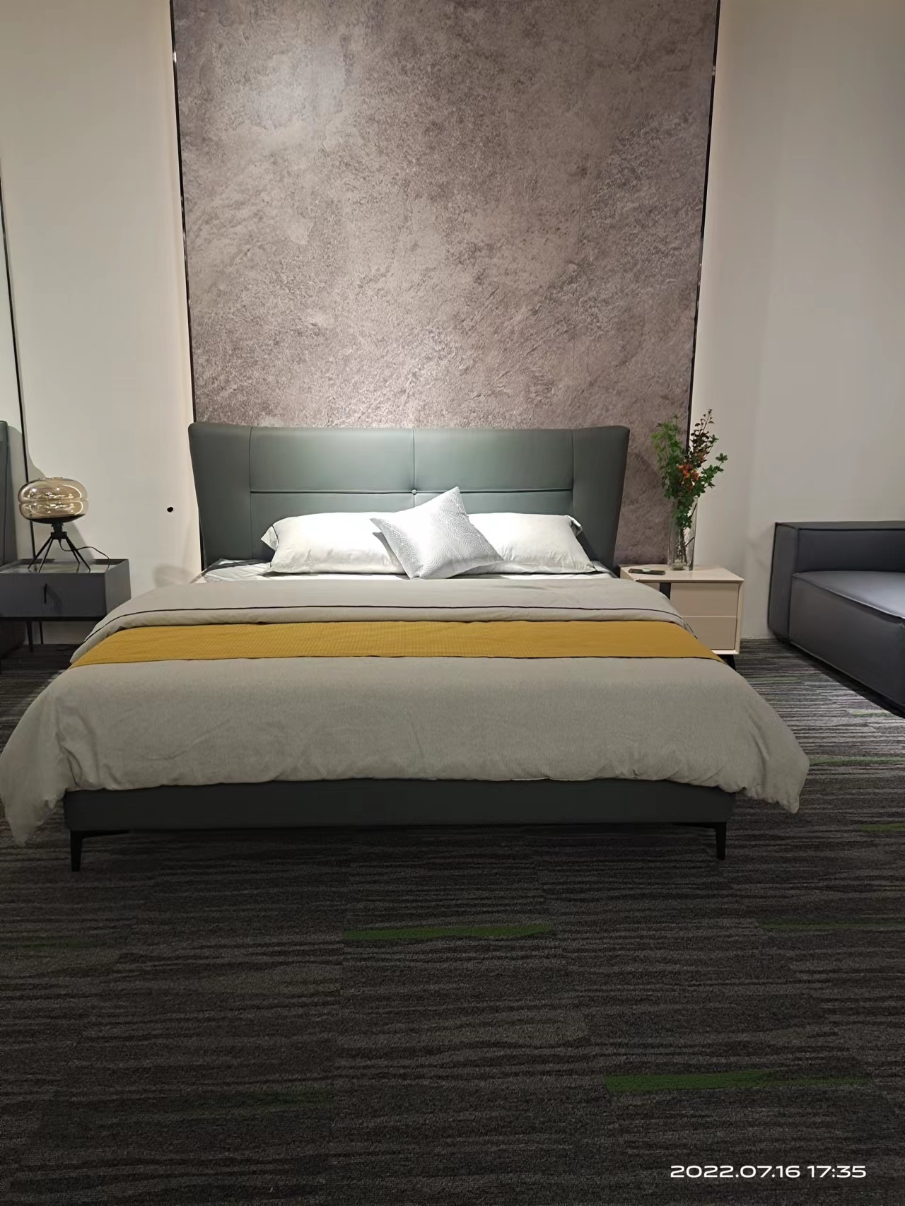 Modern Upholstered Platform Bed BED-PLT-1800-GRY