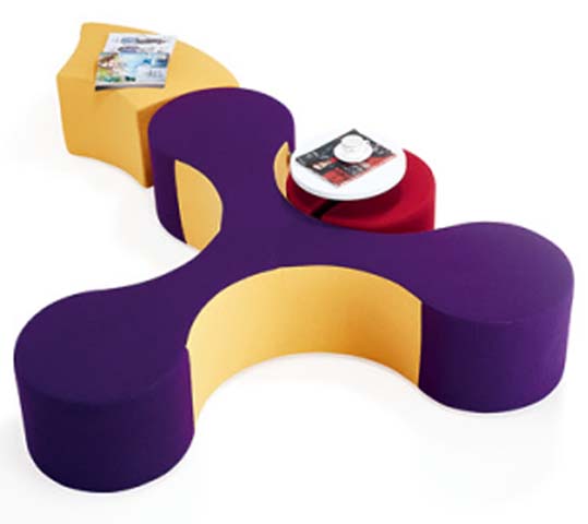 Clover-Shaped Modular Soft Seating Set with Integrated Side Tables