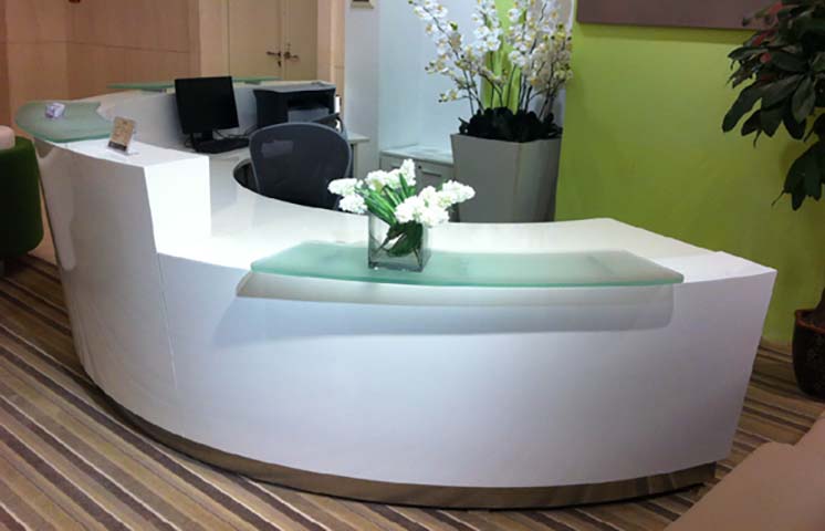 Curved Dual-Height High-Gloss White Commercial Reception Desk with Frosted Glass Transaction Counters
