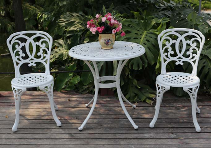 3-Piece White Cast Aluminum Scrollwork Patio Bistro Set