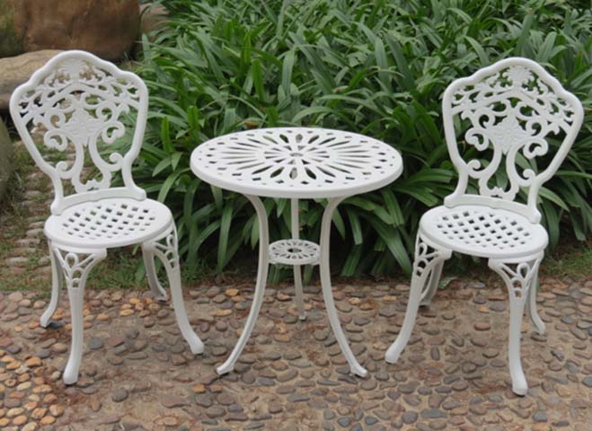 3-Piece White Ornate Cast Aluminum Outdoor Bistro Set
