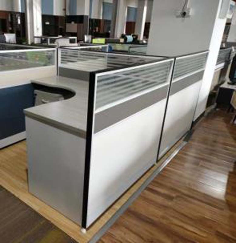 Linear Modular Call Center Cubicle Workstation with Frosted Slat Dividers