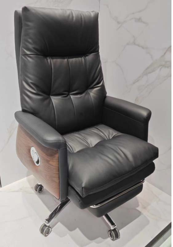 Executive Reclining Office Chair with Extendable Footrest