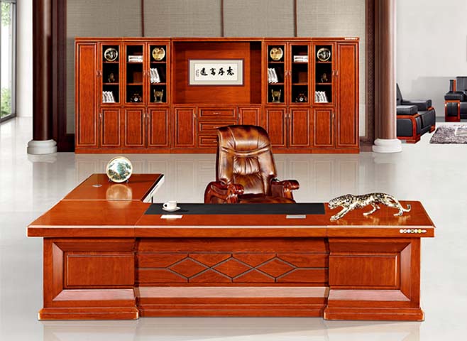 Traditional Lacquered Wood Executive Desk with Left Return