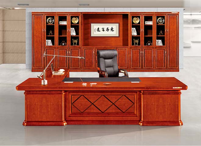 Traditional Cherry-Finish Executive Desk with Credenza Hutch and Leather Chair