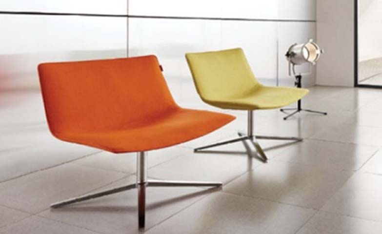 Upholstered Swivel Lounge Chair with Four-Spoke Metal Base