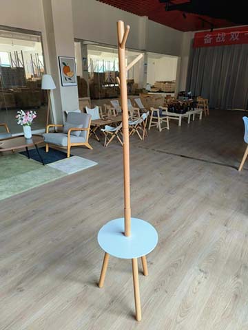 Freestanding Coat Rack with Round Side Table and Three Legs